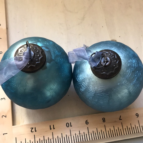 2 Kugel Style Xmas  balls approximately 4 inch including top ball itself 3 ” - Picture 2 of 3